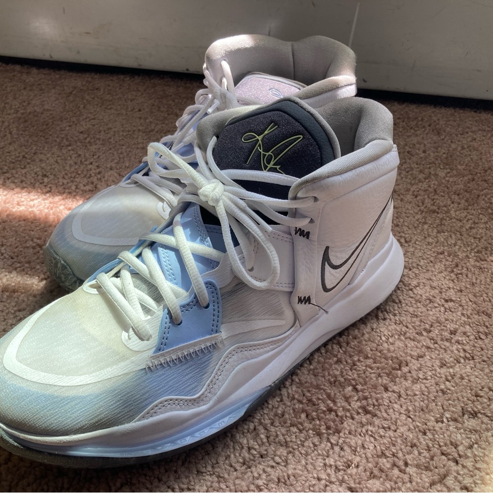 Nike Kyrie Infinity EP 'White Light Marine' |
Mens 10